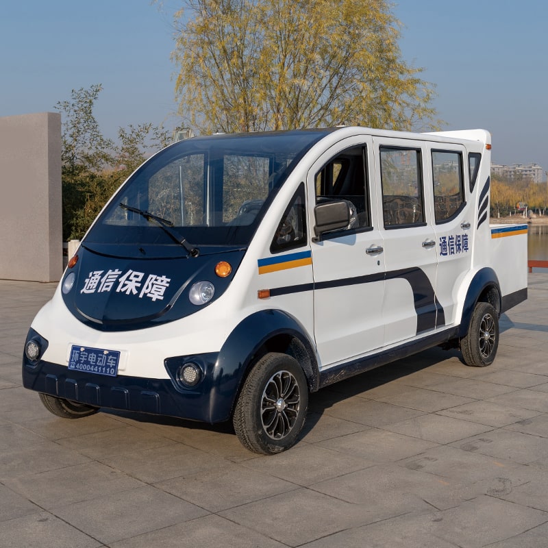 三排全封閉巡邏車(chē)帶斗